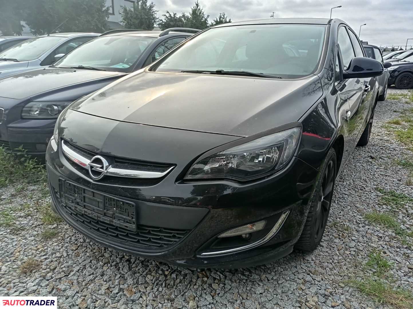 Opel Astra 2013 1.4 100 KM