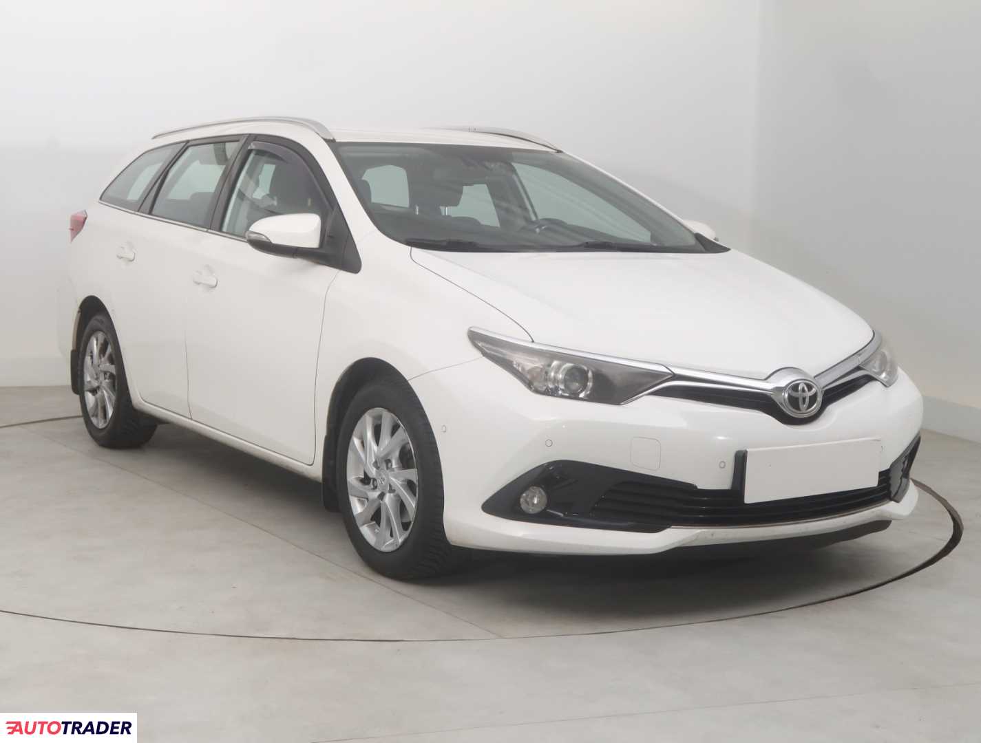 Toyota Auris 2016 1.6 130 KM