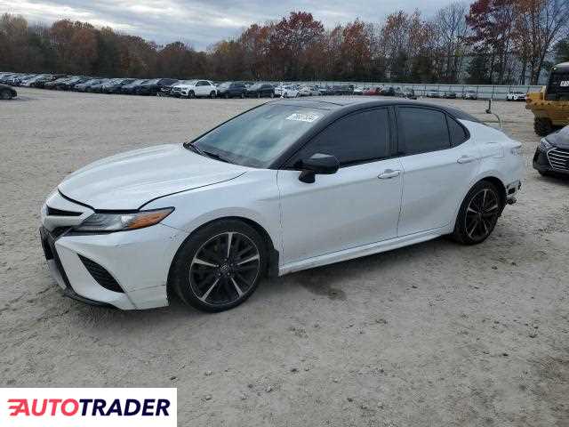 Toyota Camry 2019 3