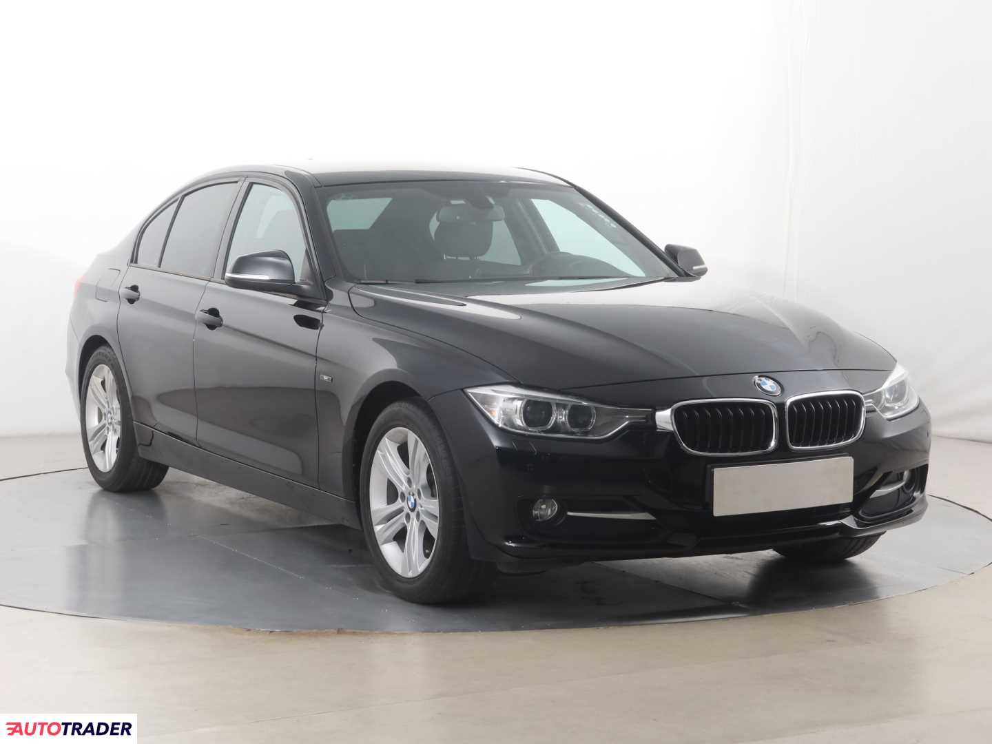 BMW 318 2012 2.0 140 KM