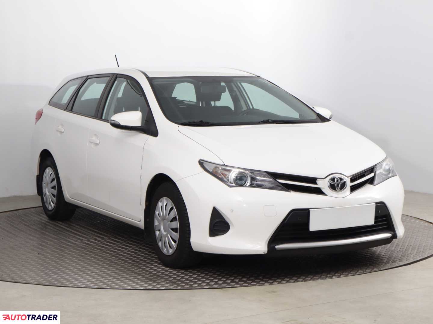 Toyota Auris 2015 1.6 130 KM Toyota Auris 2015 1.6 130 KM