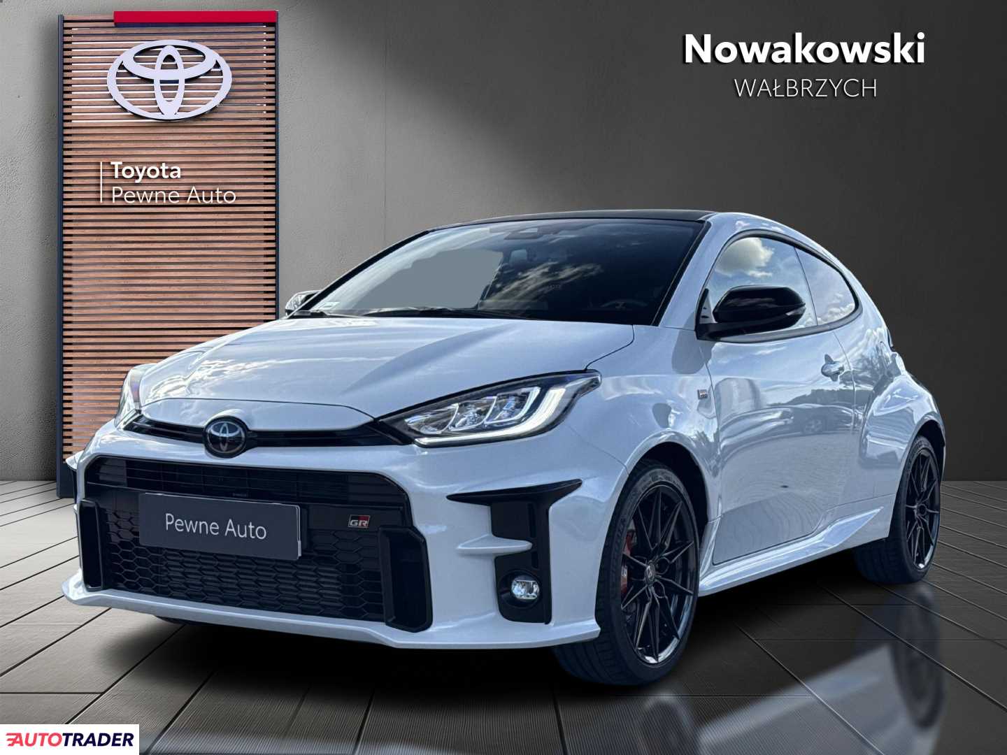 Toyota Yaris 2021 1.6 261 KM