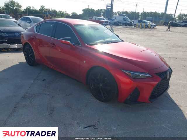 Lexus IS 2021 3