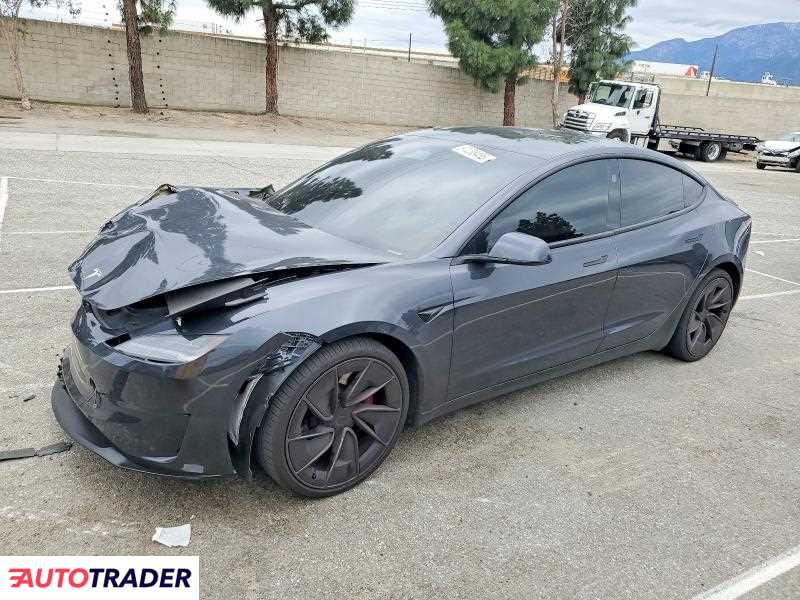 Tesla Model 3 2025