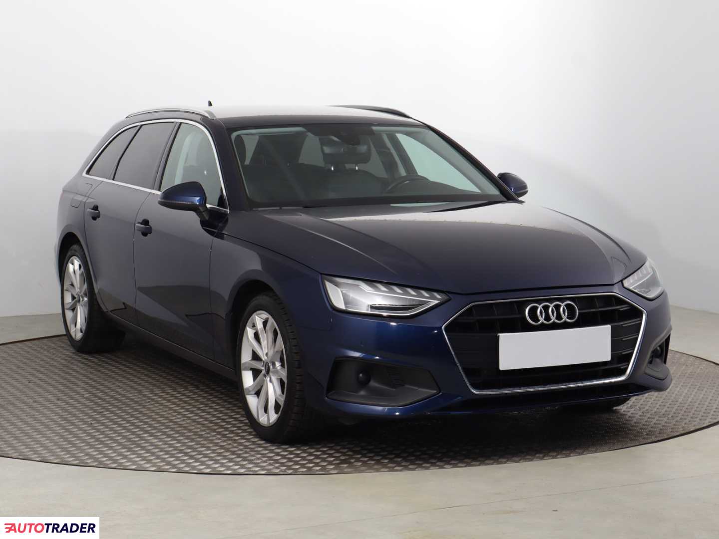 Audi A4 2022 2.0 160 KM