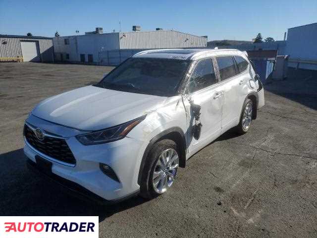 Toyota Highlander 2.0 benzyna 2023r. (VALLEJO)