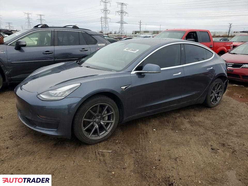 Tesla Model 3 2020