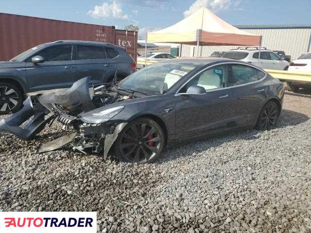 Tesla Model 3 2020