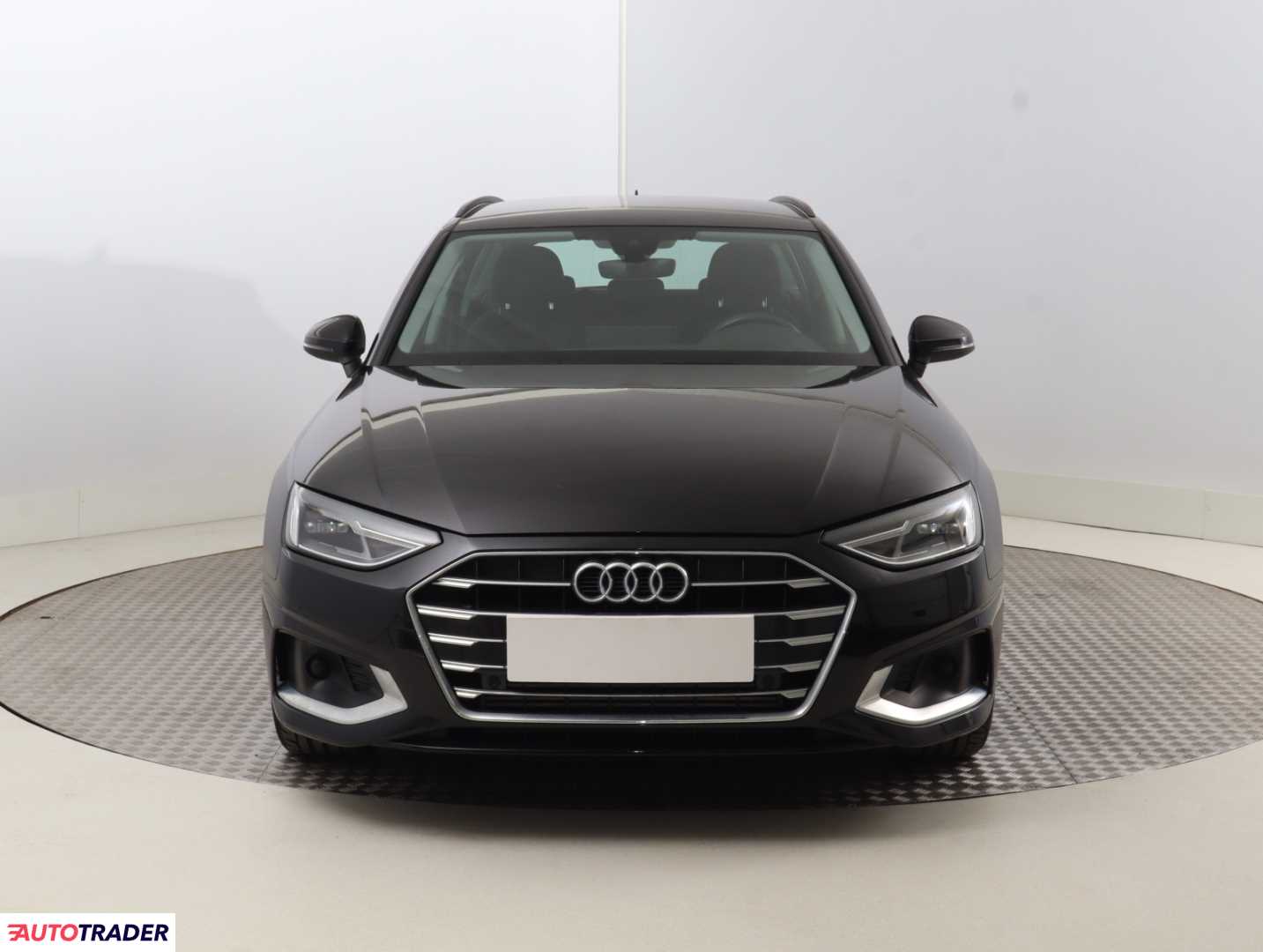Audi A4 2020 2.0 187 KM