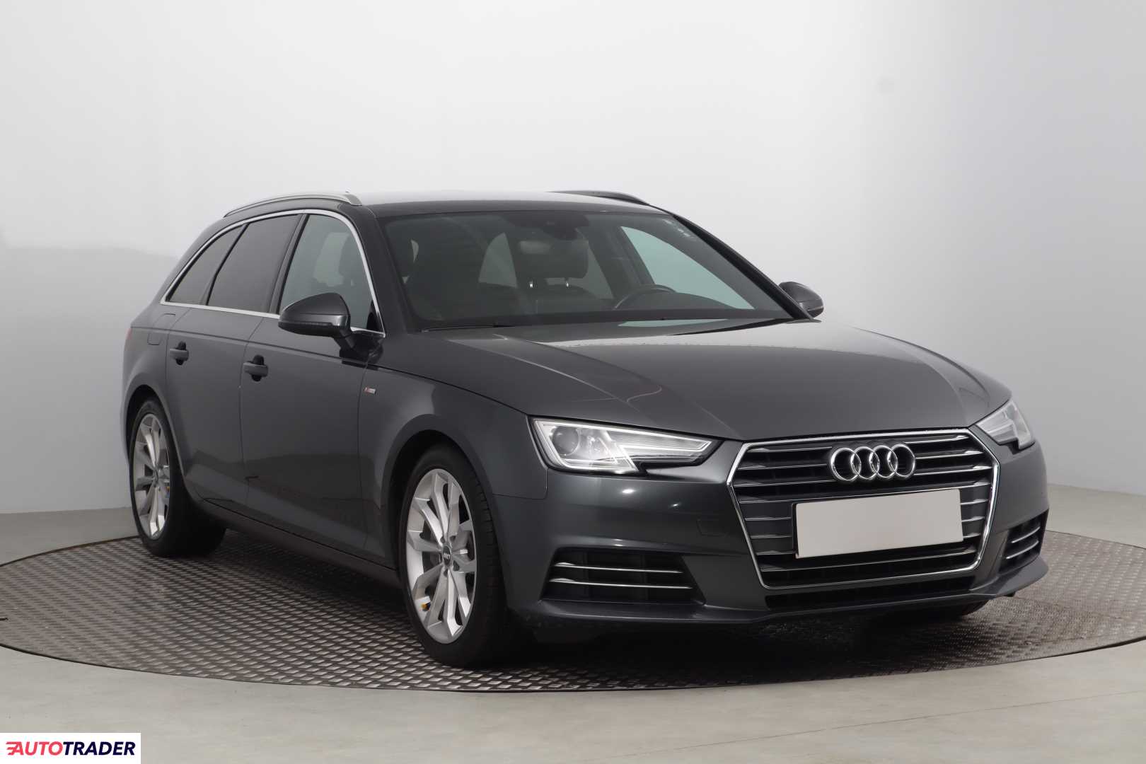 Audi A4 2.0 187 KM 2016r. (Piaseczno)