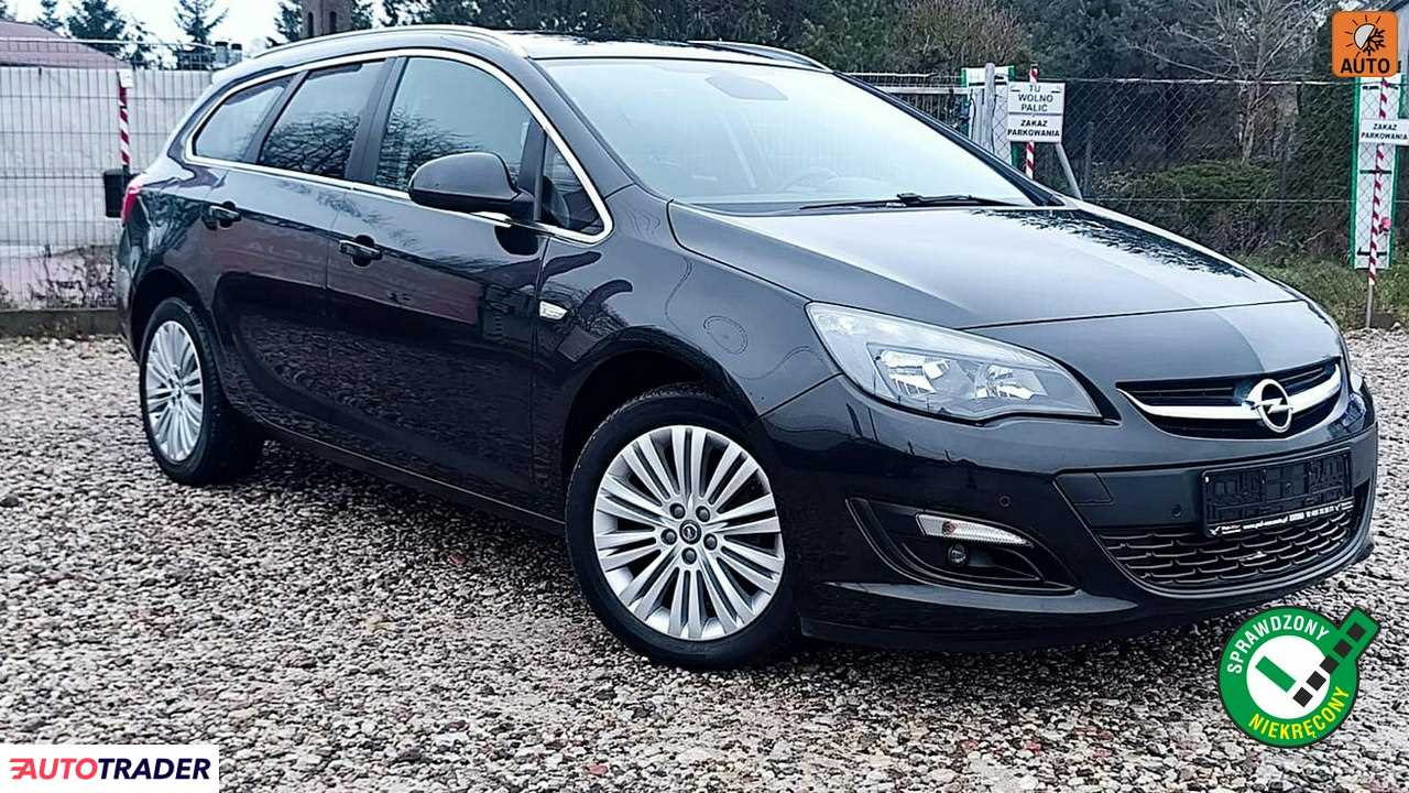 Opel Astra 2010 1.4 140 KM