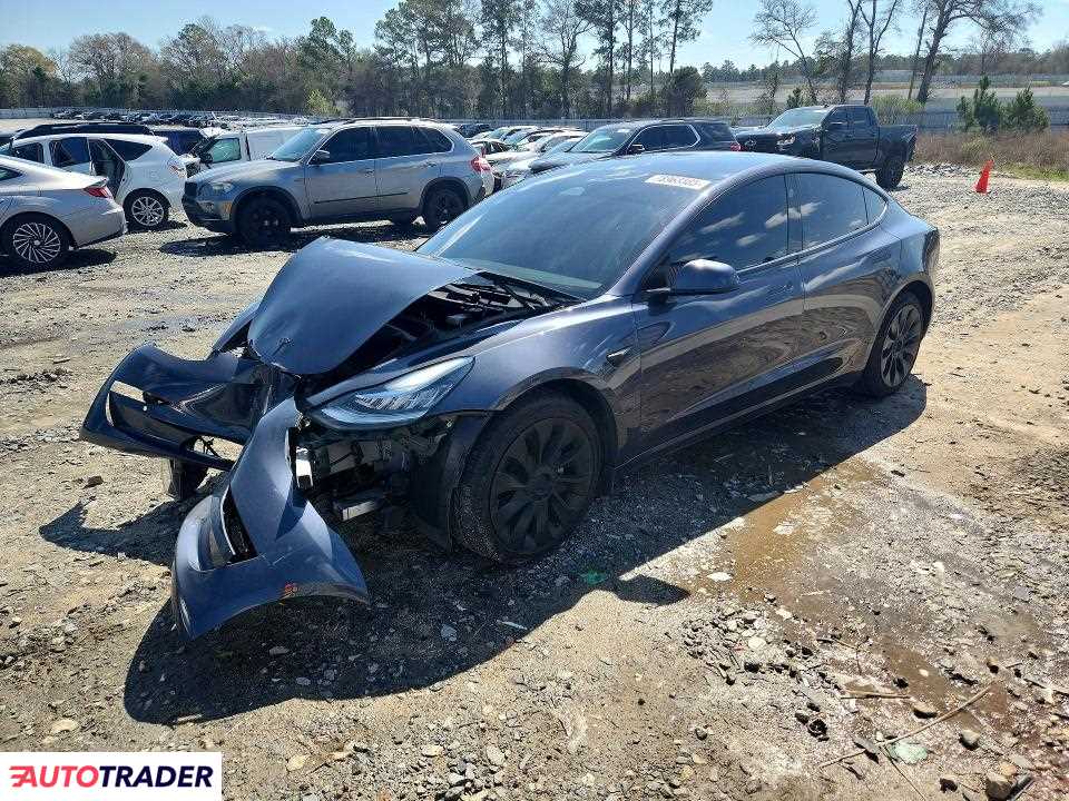 Tesla Model 3 2022
