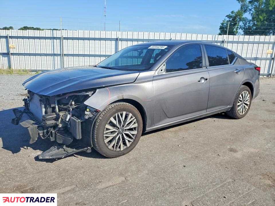 Nissan Altima 2025 2