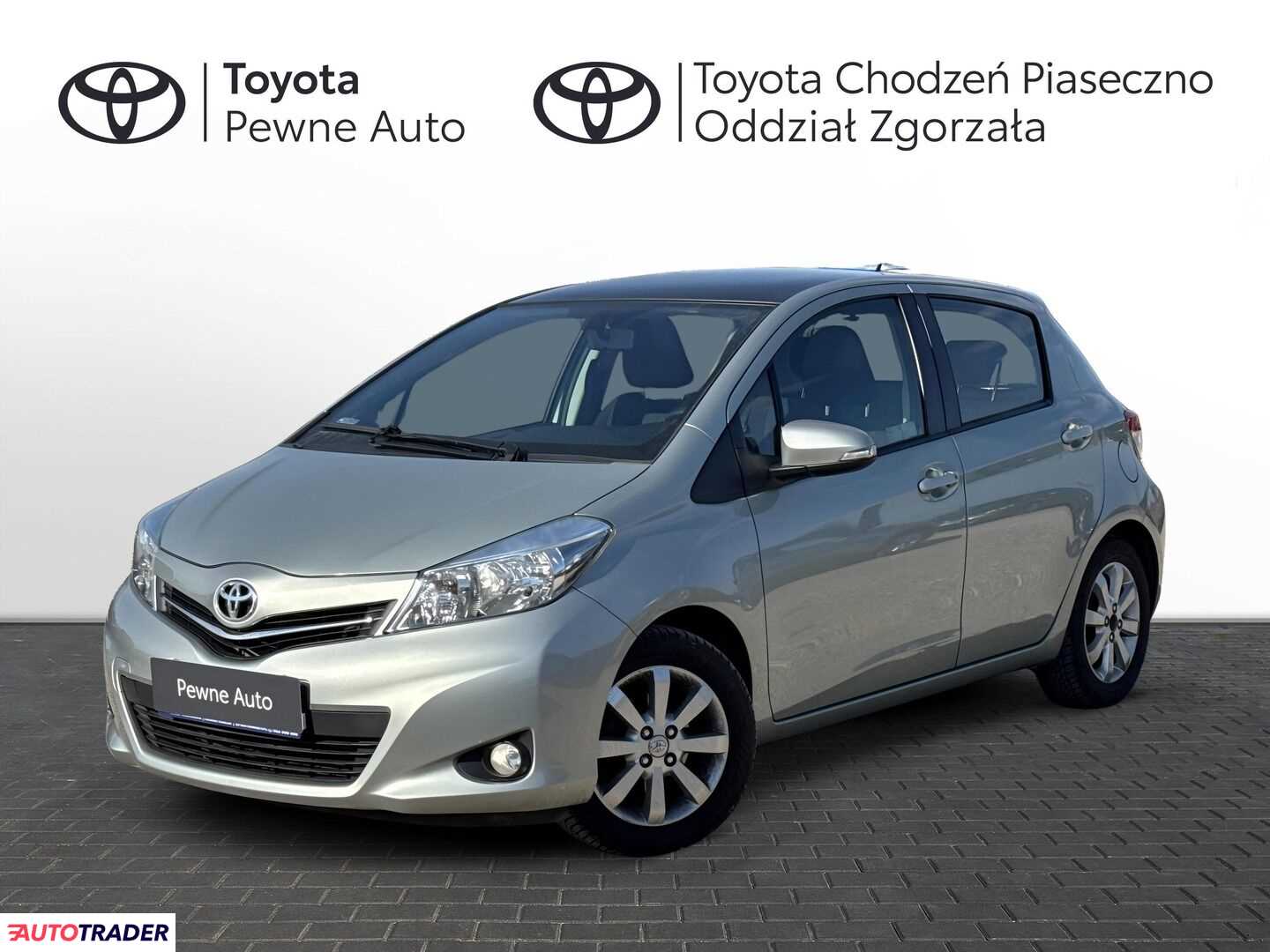 Toyota Yaris 2012 1.3 99 KM