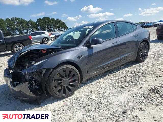 Tesla Model 3 2022