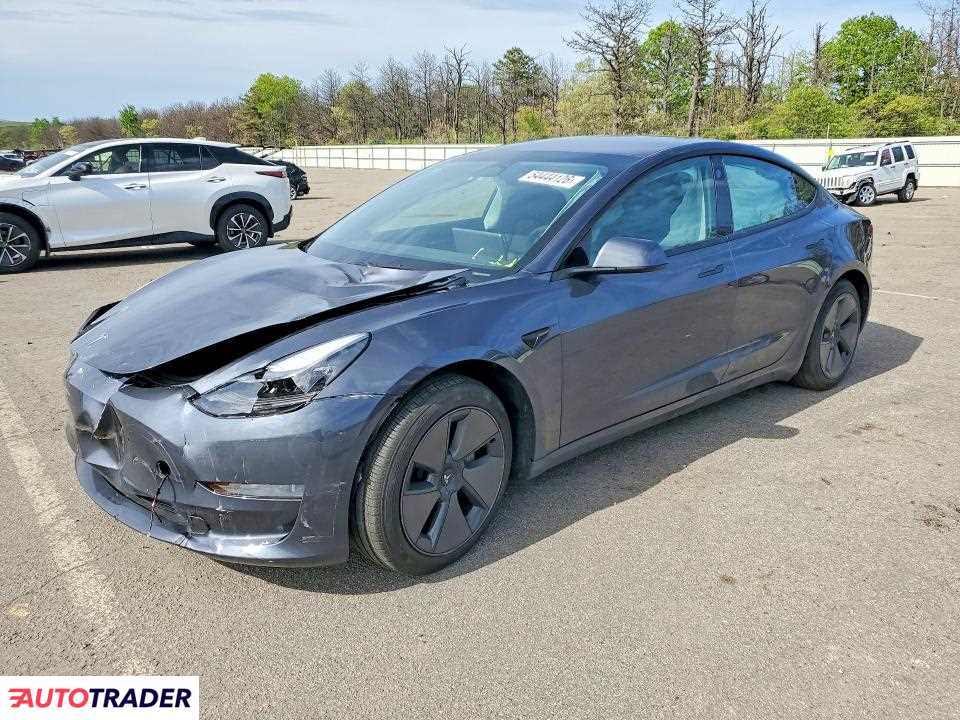 Tesla Model 3 2023