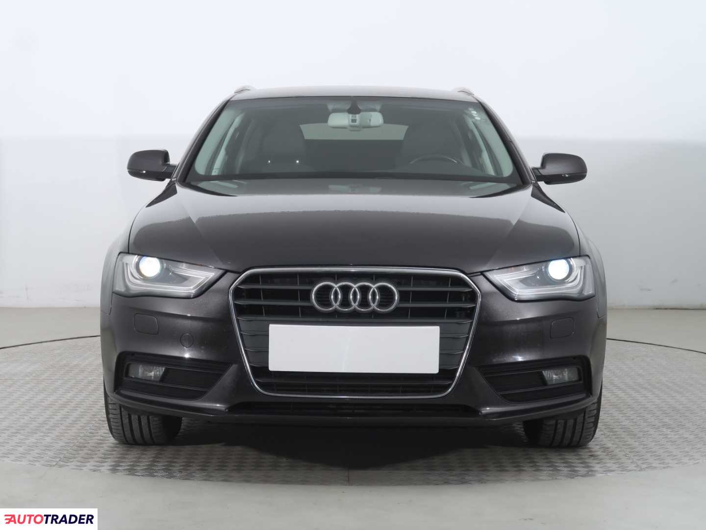 Audi A4 2015 2.0 174 KM Audi A4 2015 2.0 174 KM