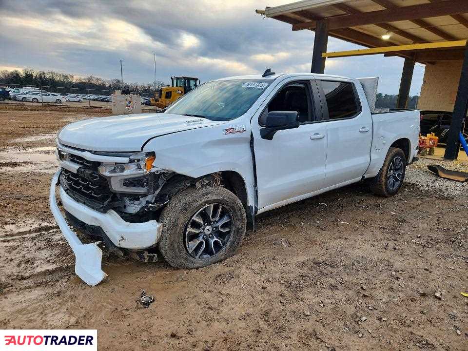 Chevrolet Silverado 2022 3