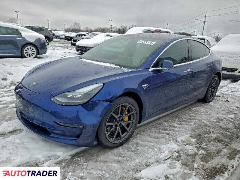 Tesla Model 3 2020