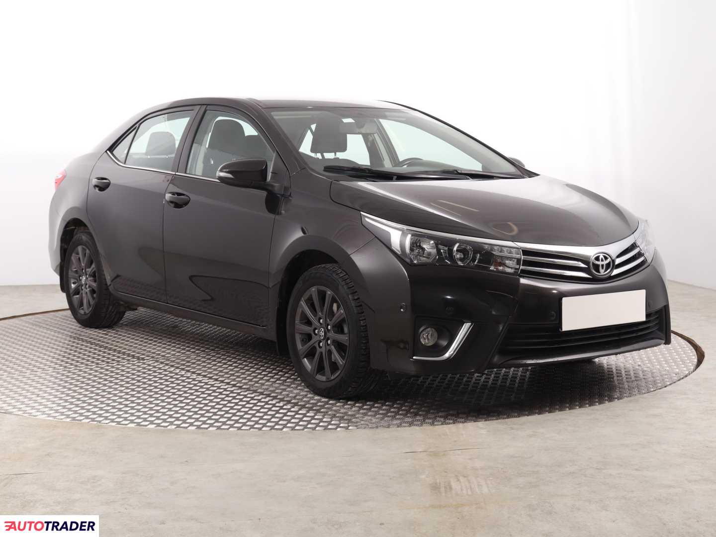 Toyota Corolla 1.6 130 KM 2015r. (Piaseczno)