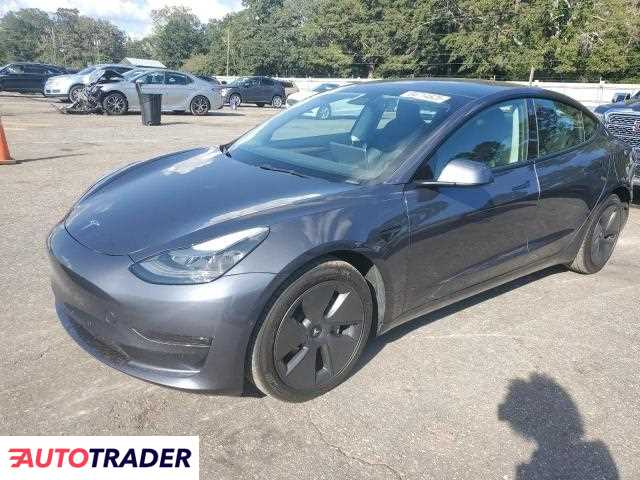 Tesla Model 3 2022