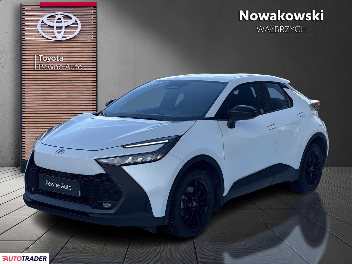 Toyota C-HR 2024 1.8 140 KM