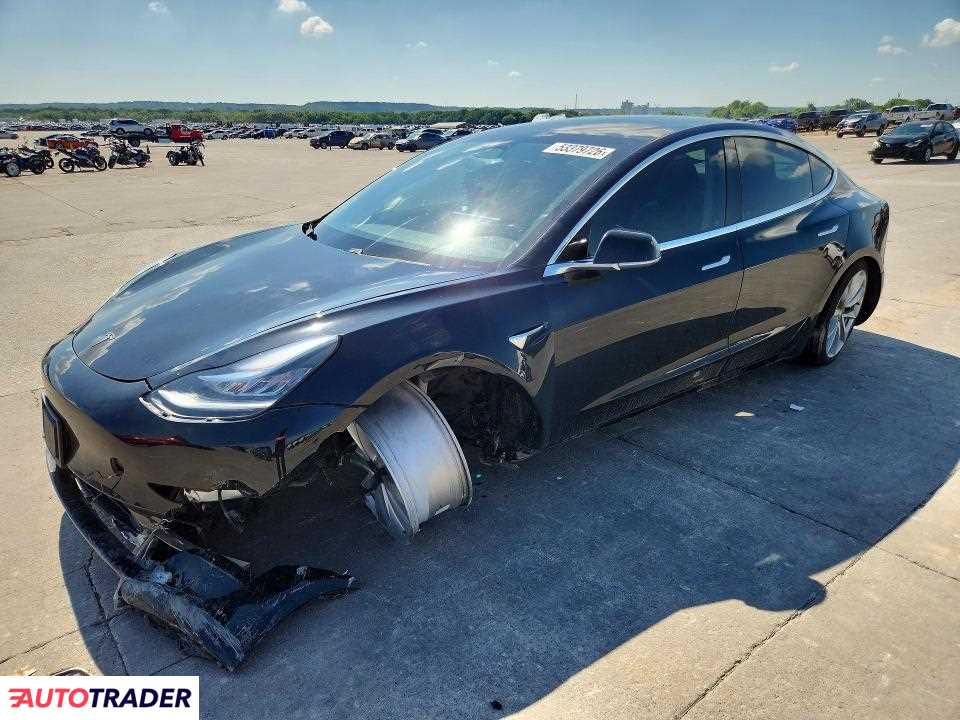 Tesla Model 3 2020