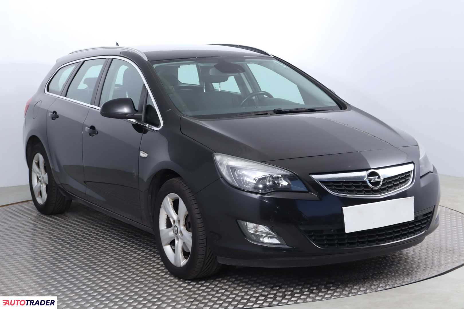 Opel Astra 2010 1.6 177 KM