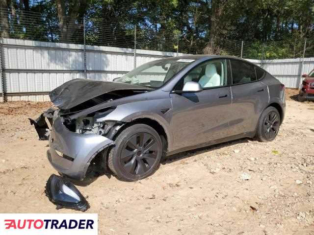 Tesla Model Y benzyna 2024r. (AUSTELL)