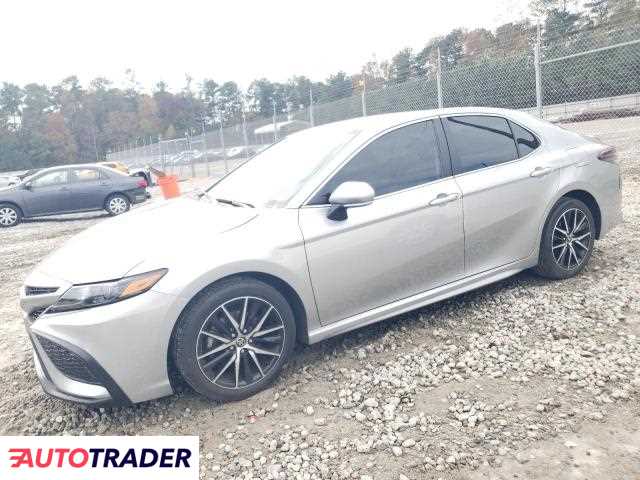 Toyota Camry 2.0 benzyna 2023r. (ELLENWOOD)