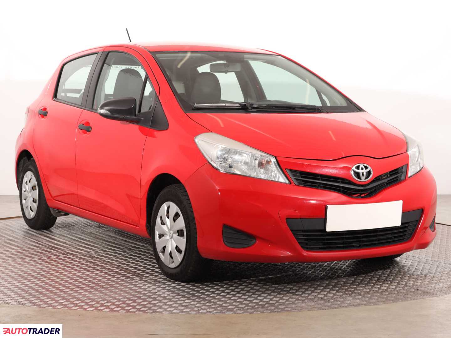 Toyota Yaris 2012 1.3 97 KM