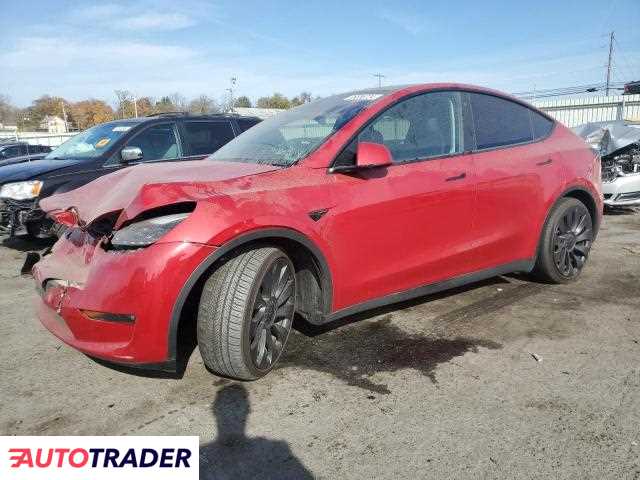 Tesla Model Y benzyna 2023r. (PENNSBURG)