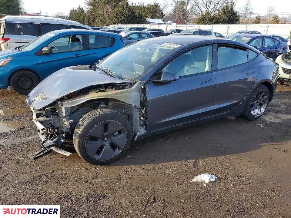 Tesla Model 3 2023