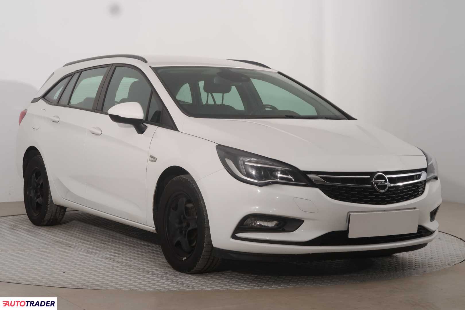 Opel Astra 1.6 108 KM 2018r. (Piaseczno)