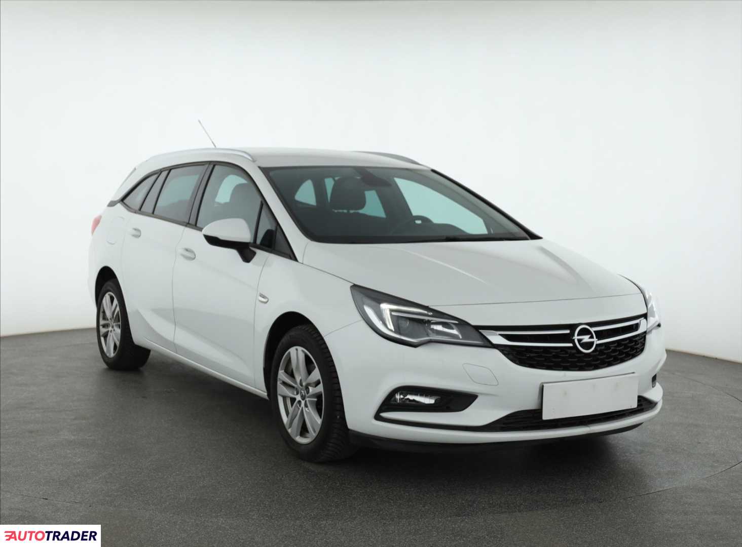 Opel Astra 2018 1.4 123 KM