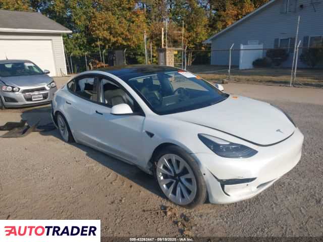 Tesla Model 3 2022