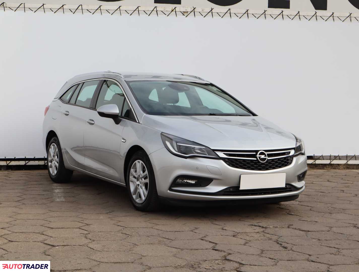 Opel Astra 1.6 108 KM 2017r. (Piaseczno)