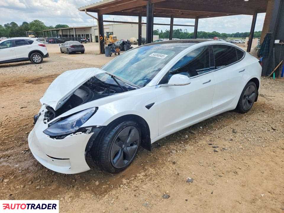 Tesla Model 3 2020
