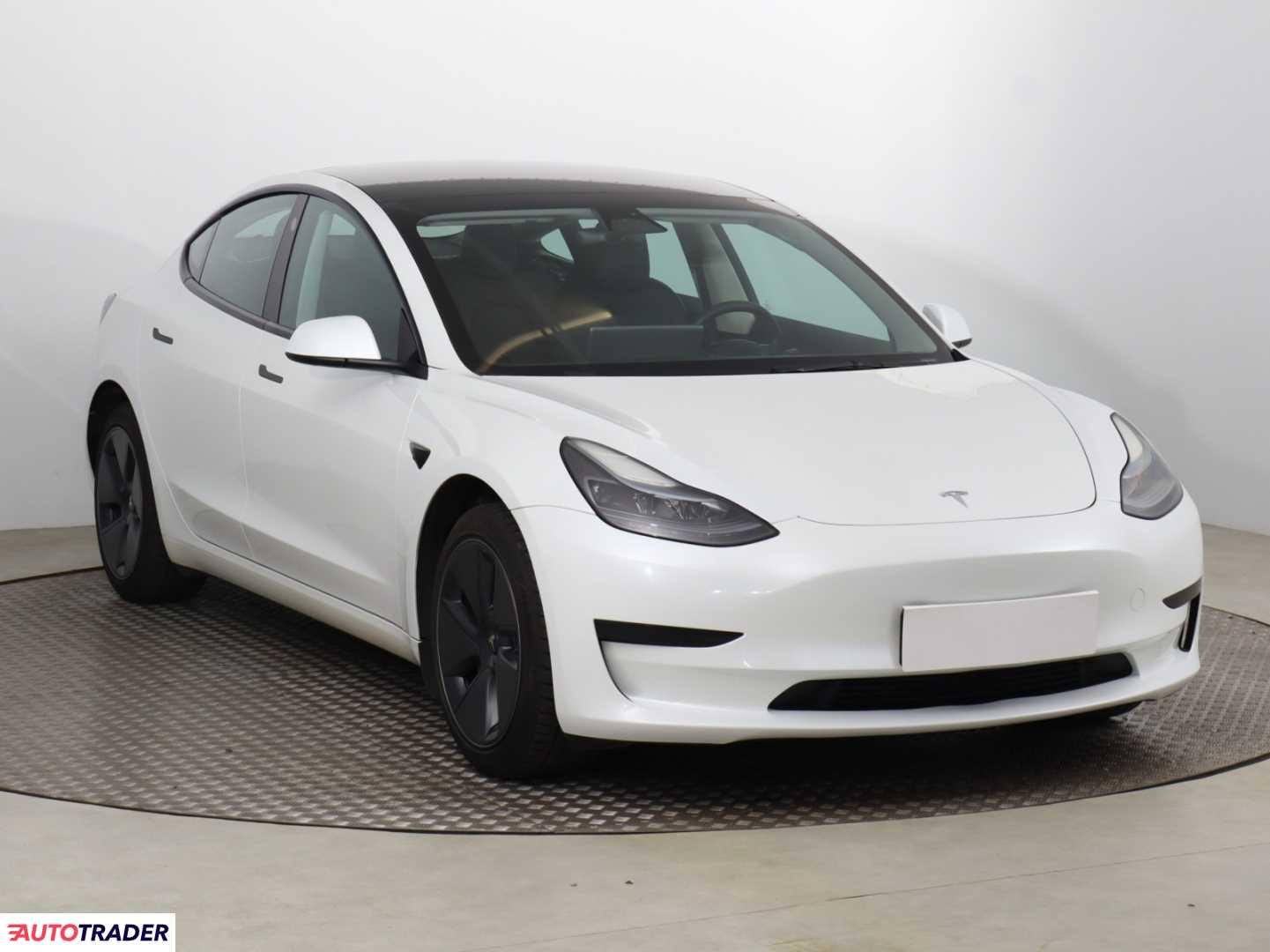 Tesla Model 3 2022 278 KM