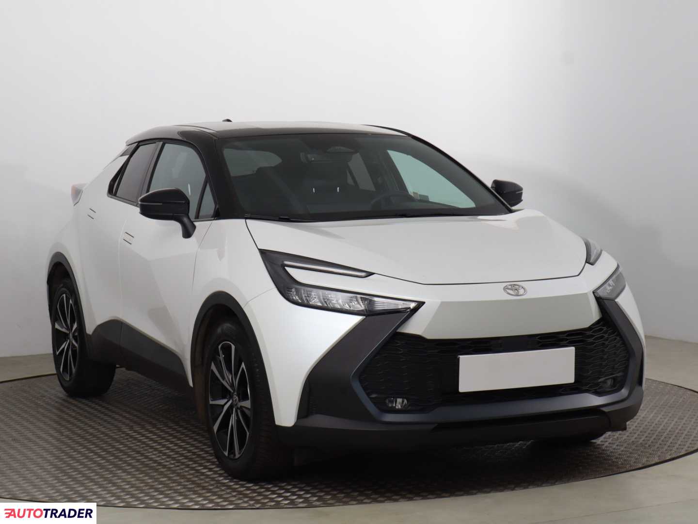 Toyota C-HR 2024 1.8 120 KM