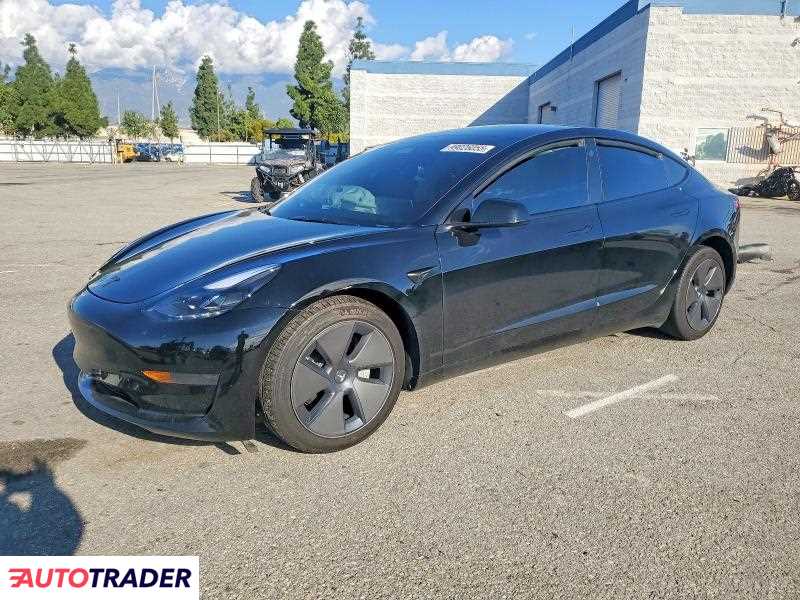 Tesla Model 3 2023