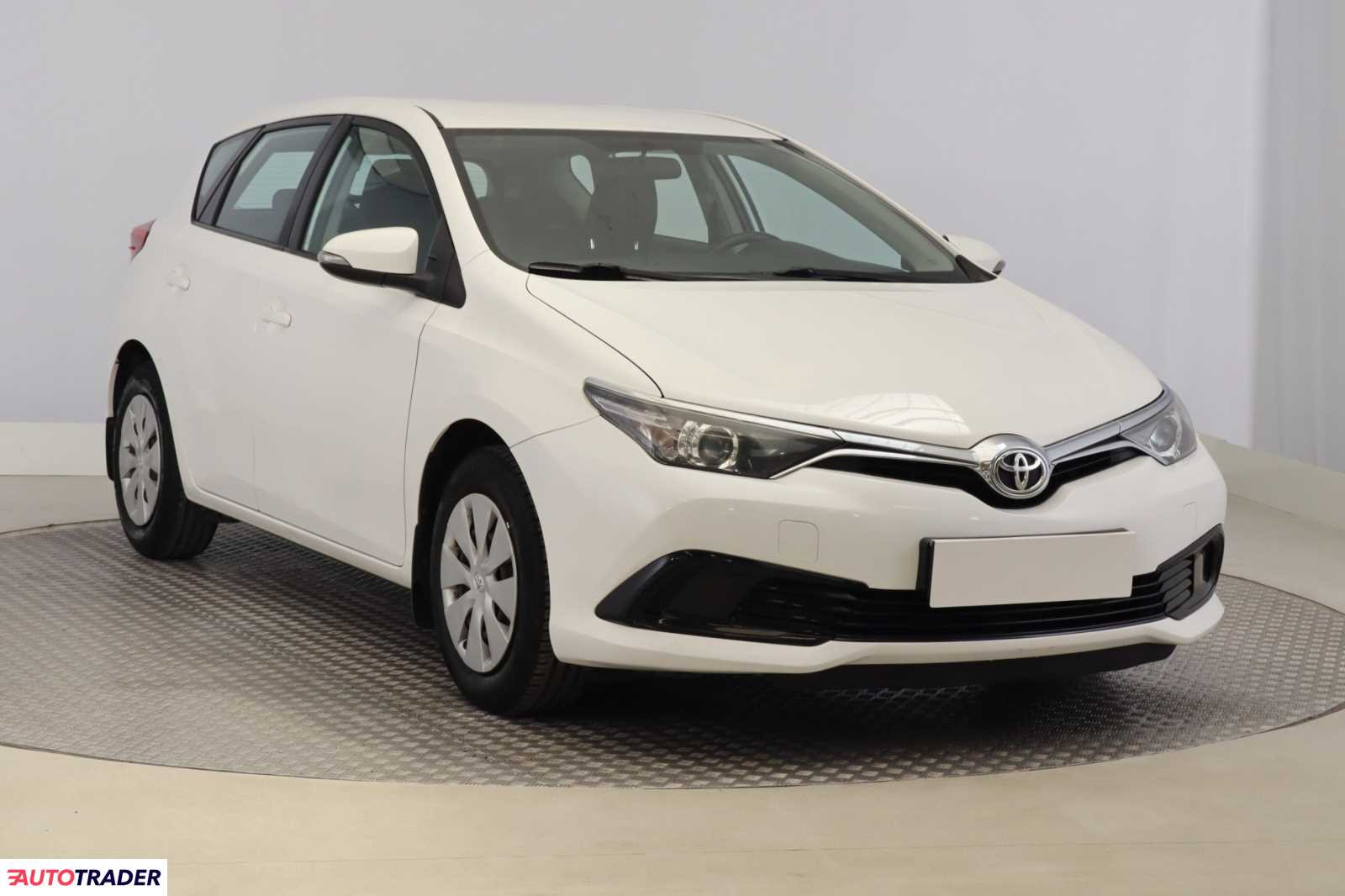 Toyota Auris 2015 1.3 97 KM