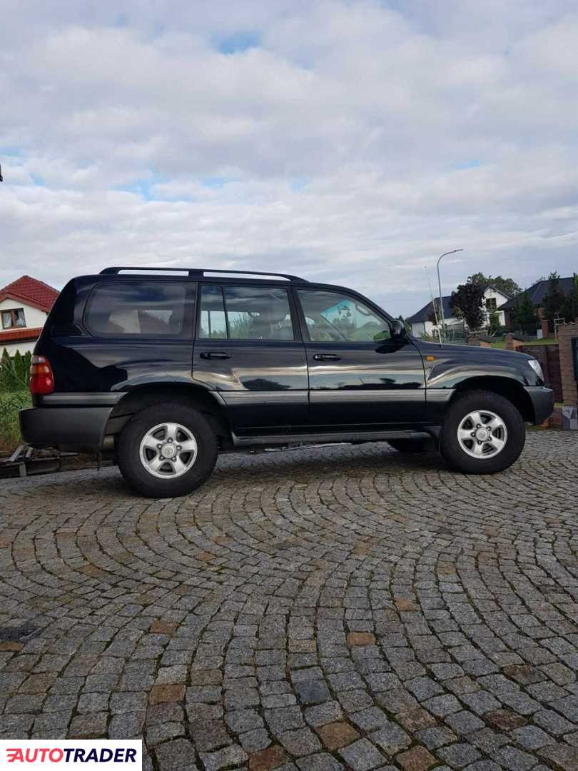 Toyota Pozostałe 2001 4.2 204 KM