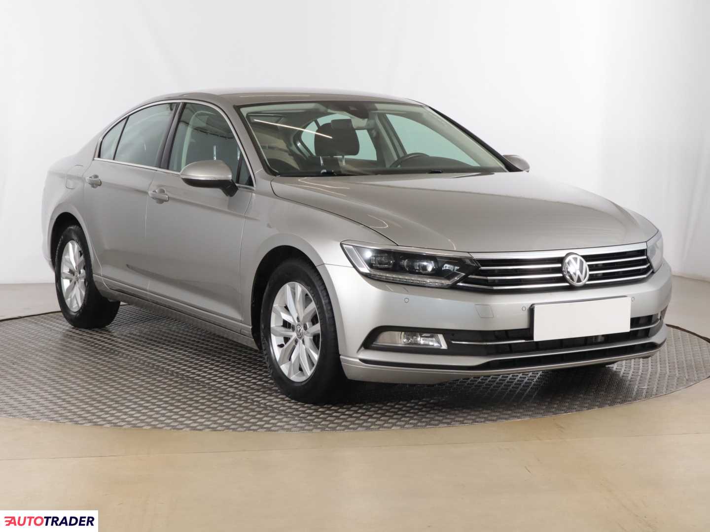 Volkswagen Passat 2.0 147 KM 2015r. (Piaseczno)