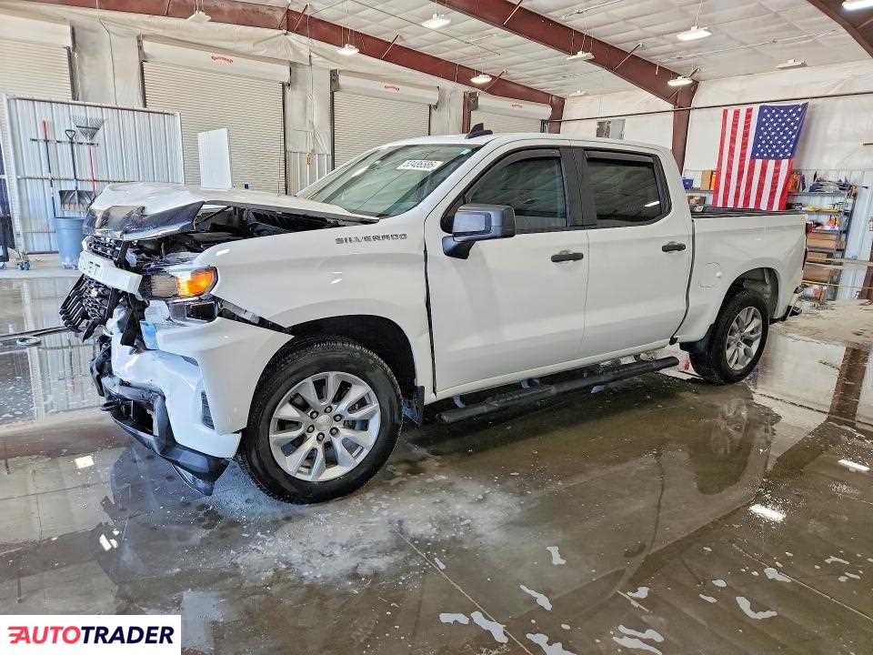 Chevrolet Silverado 2020 4
