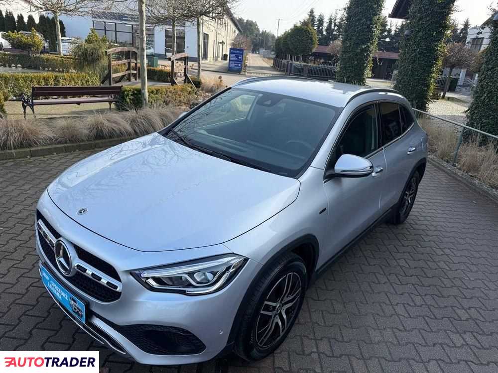 Mercedes GLA 2021 1.3 160 KM