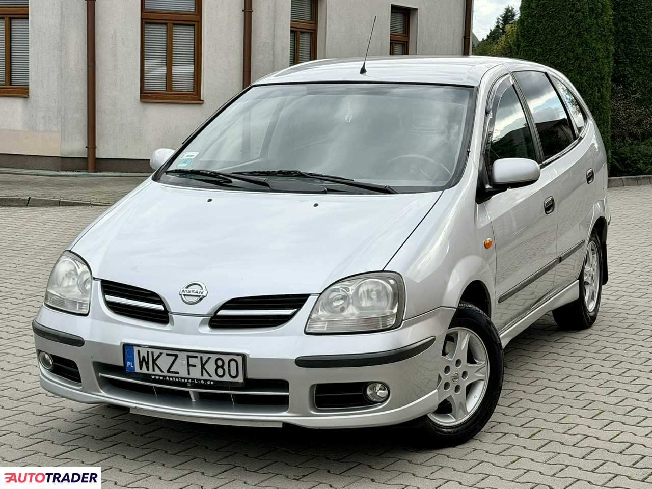 Nissan Almera Tino