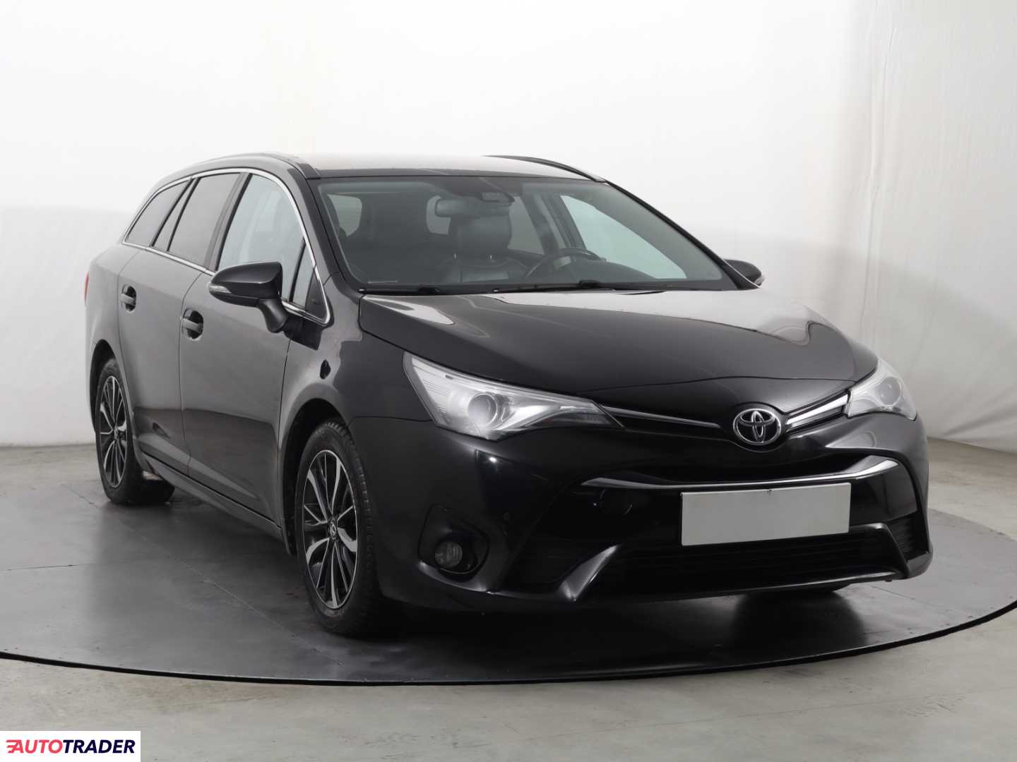 Toyota Avensis 2018 2.0 140 KM