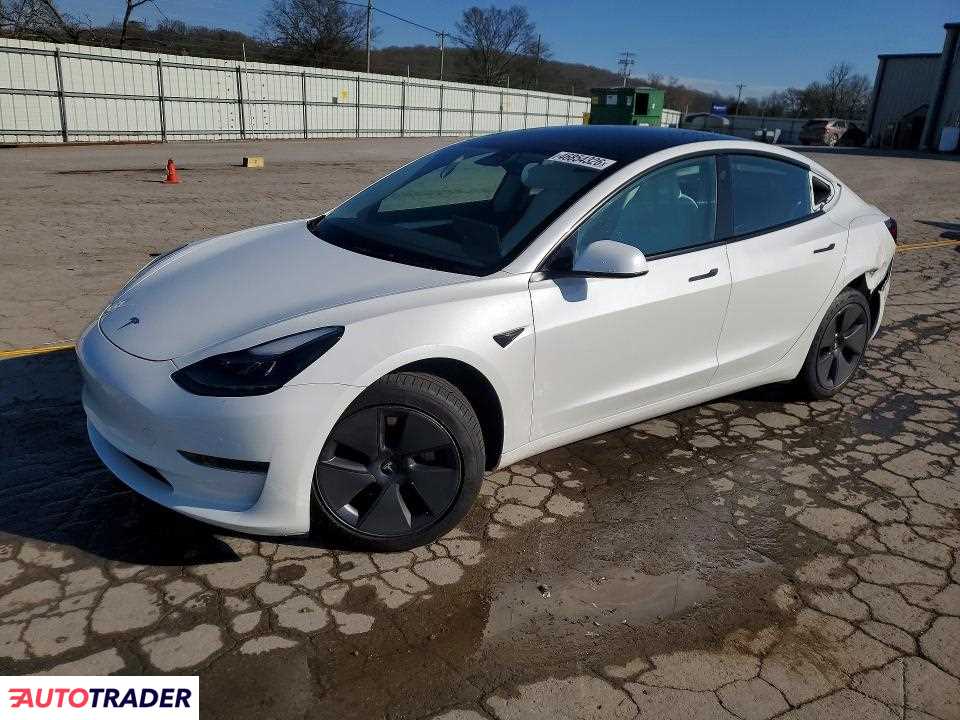 Tesla Model 3 2023