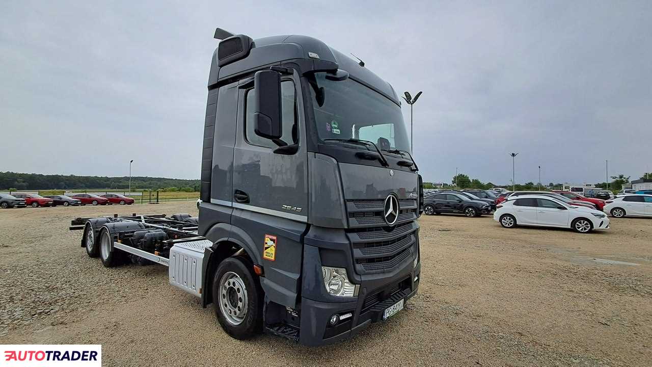 Mercedes Actros